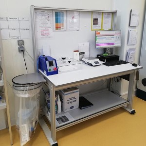 Poste de travail QUALIPOST® 3000C | 800 kg avec fond et options acoustiques