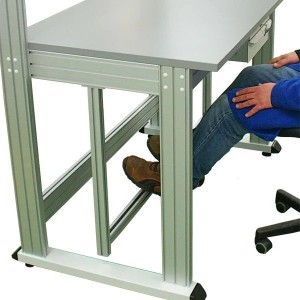 Rail multifonction en aluminium – Fixation sur profil aluminium | Largeurs 556 à 1992 mm